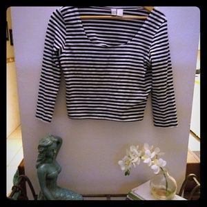 DKNY M super sexy crop top ... Stretch fabric